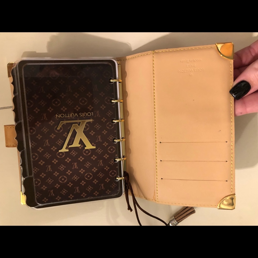 ❌ Sold ❌ Authentic Louis Vuitton Agenda - Picture 4 of 4